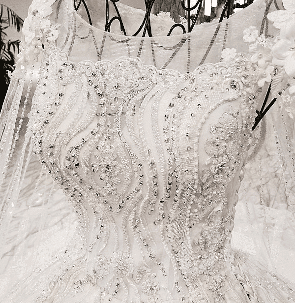 long train wedding dress-074-02