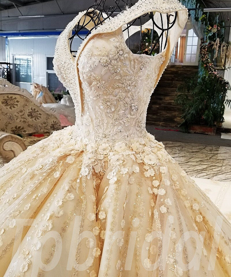 wedding dresses train-122-08