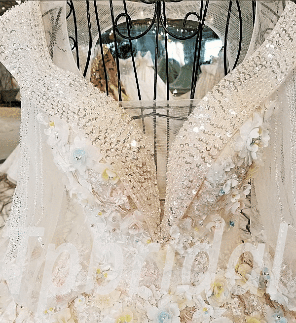 wedding dress keyhole back 184-02