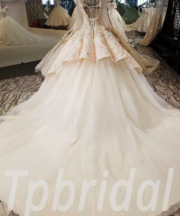 wedding dress keyhole back 184-02