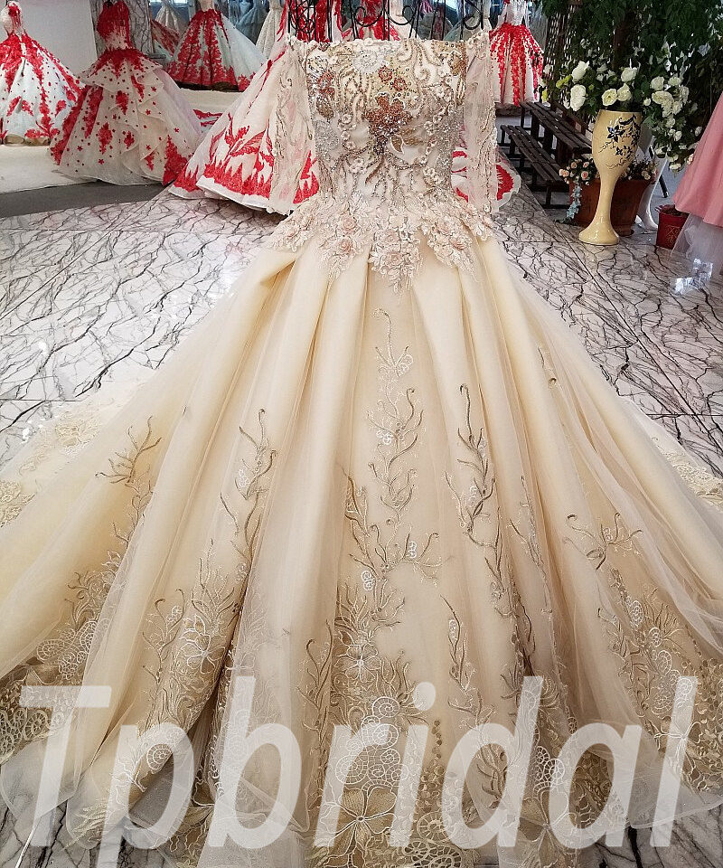 wedding dress with cape 207-05