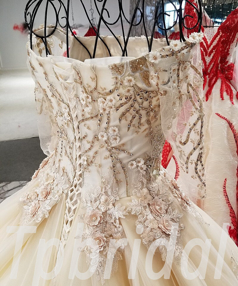 wedding dress with cape 207-06