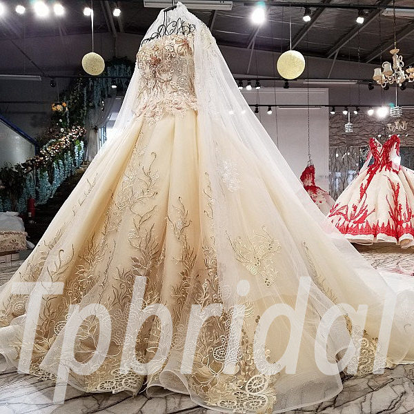 wedding dresses with capes 2018