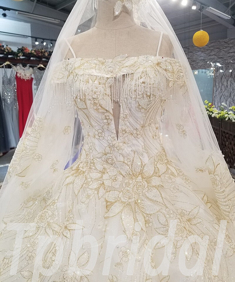 ball gown wedding dress with long train 284-03