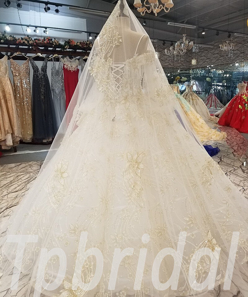 ball gown wedding dress with long train 284-05