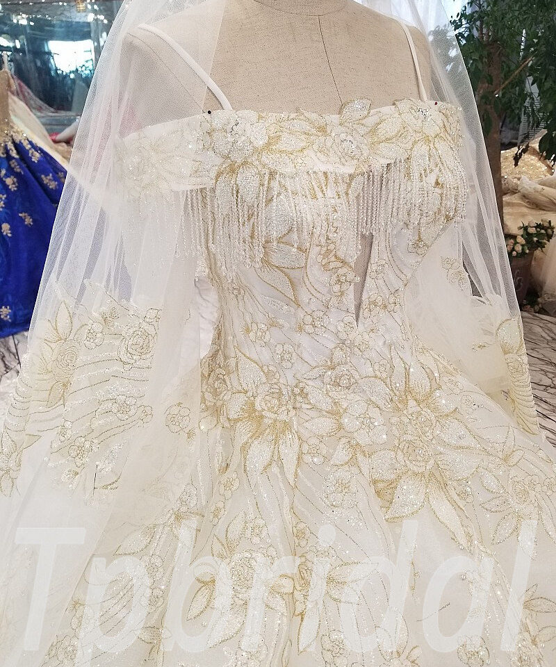 ball gown wedding dress with long train 284-07