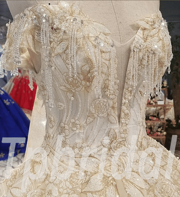 ball gown wedding dress with train 289-01