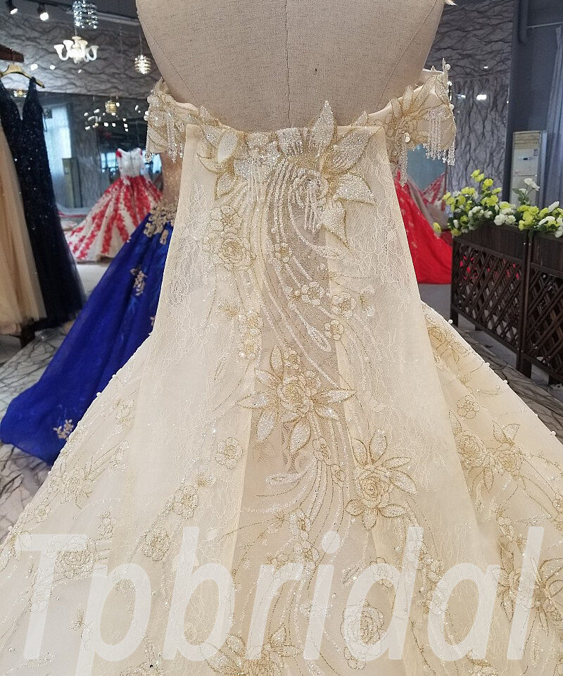 ball gown wedding dress with train 289-02