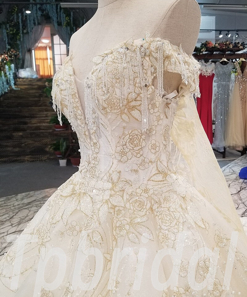 ball gown wedding dress with train 289-04