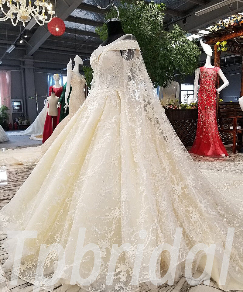 lace wedding dress long train 0249-06