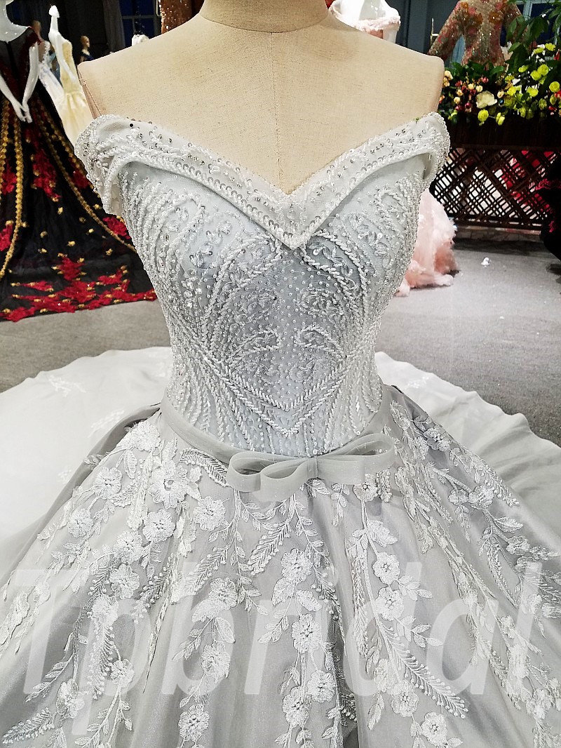 Custom Made Silver Grey Embroidered Quinceanera Ball Gown With Beaded  Amazonite Crystal, Spaghetti Straps, Tulle Sweep Train, And Satin Fabric  Perfect For Sweet 15, 16, Birthday Parties In 2022 From Suelee_dress,  $260.98 | DHgate.Com