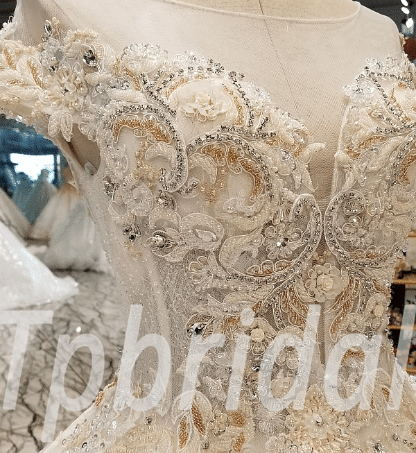 ball gown wedding dress with train 300-01