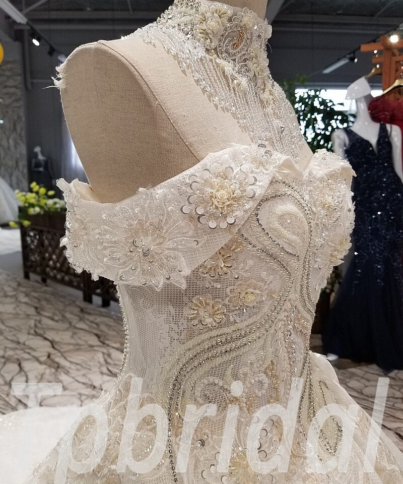 luxury wedding dress with train 309-04