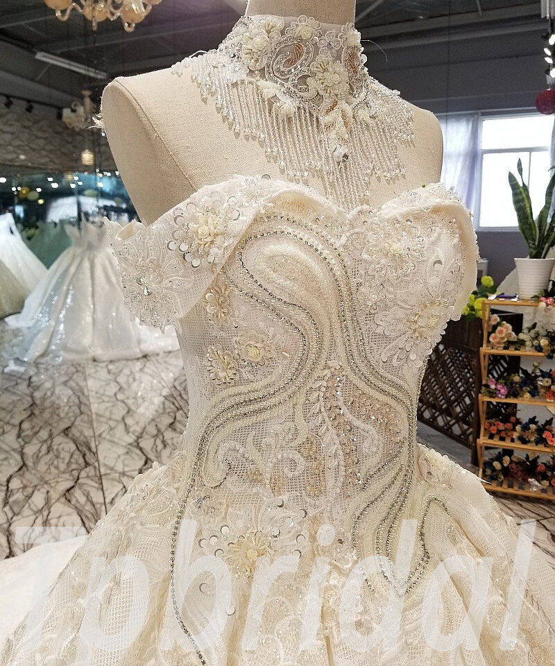 luxury wedding dress with train 309-08