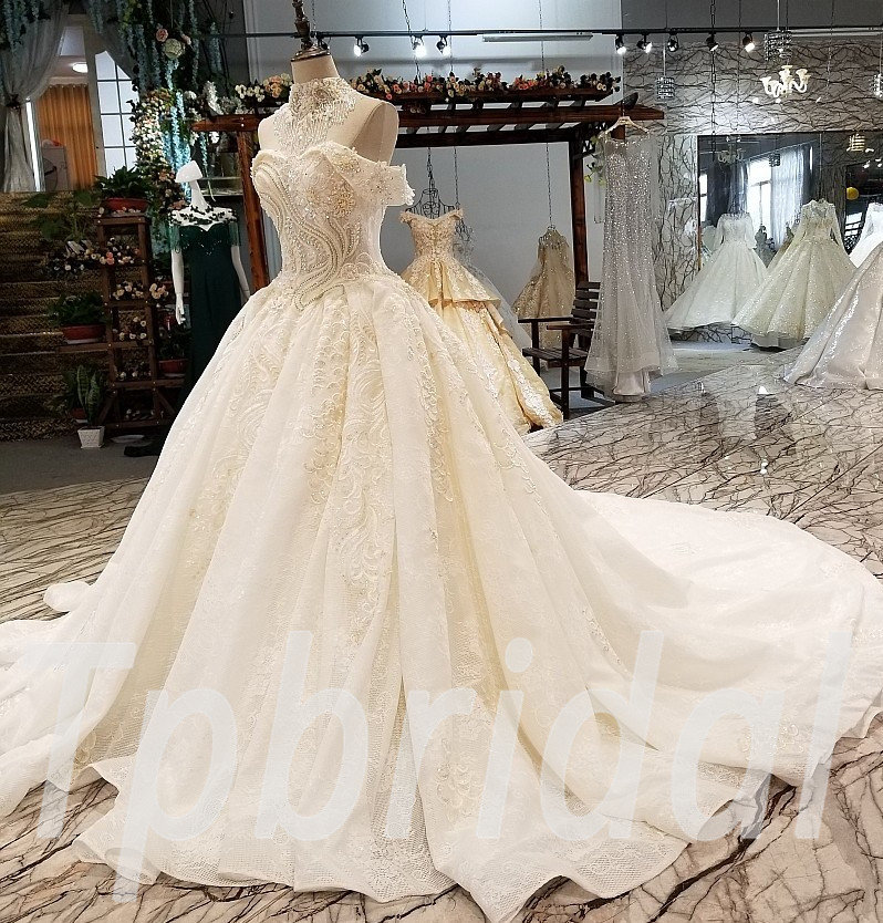 luxury wedding dress with train 309-12