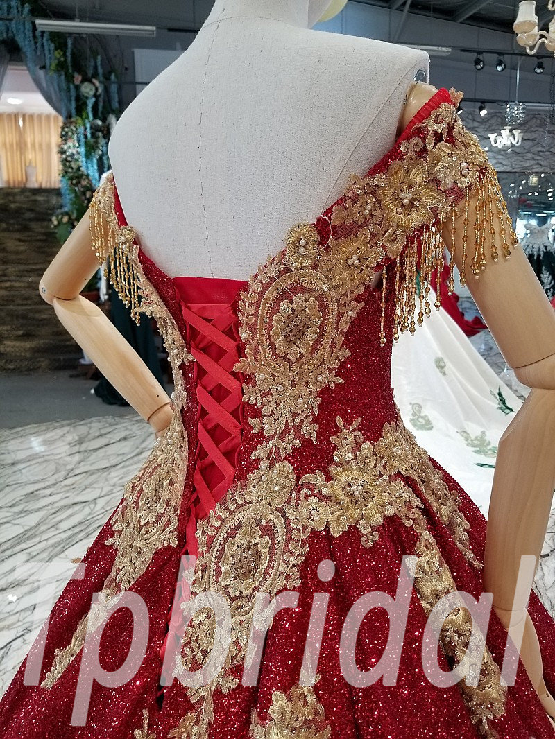 Red Christian Wedding Gowns at Best Price in New Delhi | La Fantaisie Wedding  Gowns