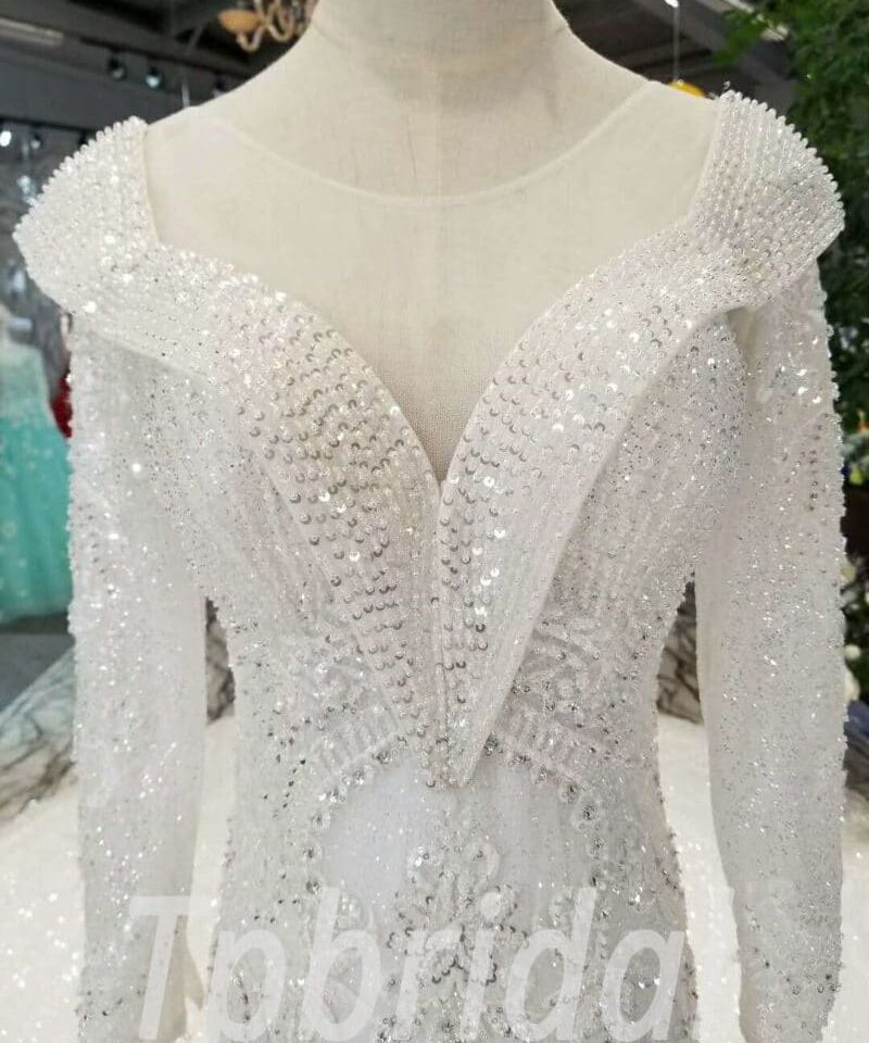 white mermaid wedding dres