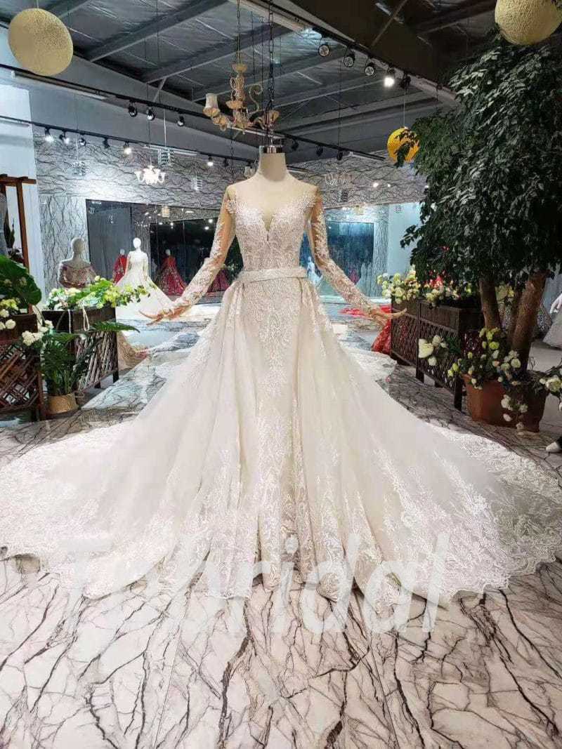 bridal gowns with detachable train