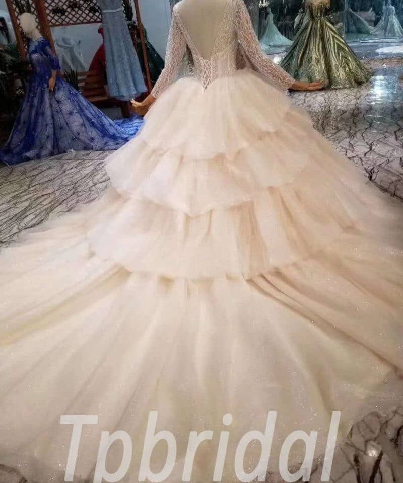 Layered wedding dress 527-05