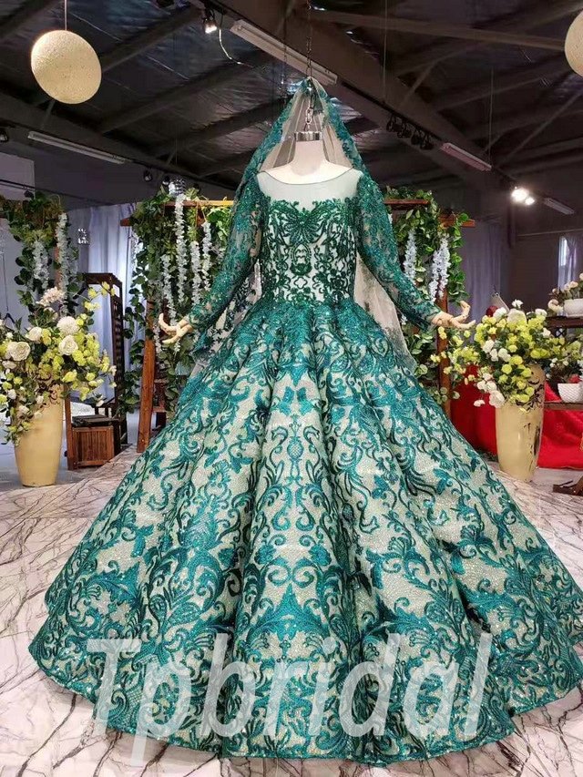 Dark Green Ball Gown Prom Dress Long Sleeve With Veil