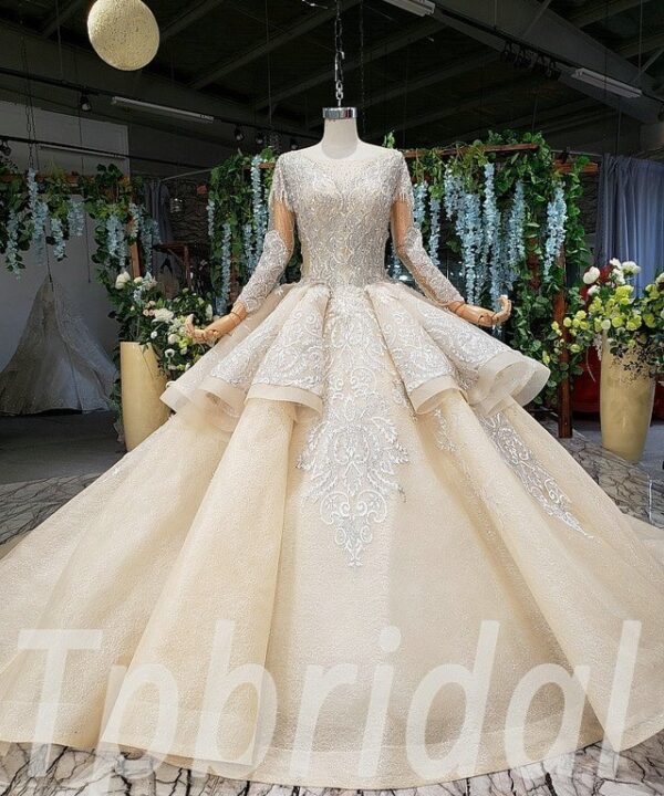 keyhole back wedding dress 649-06