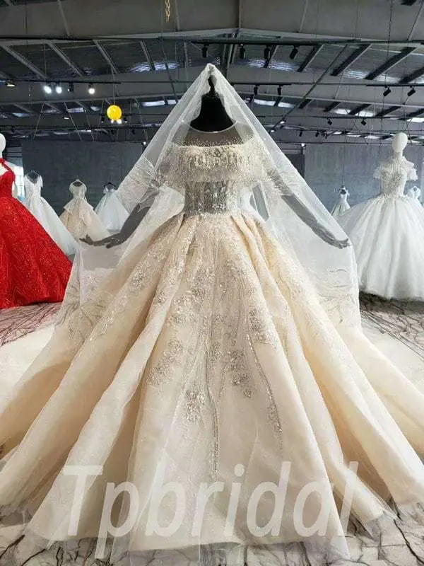 long veil wedding dress 691-002