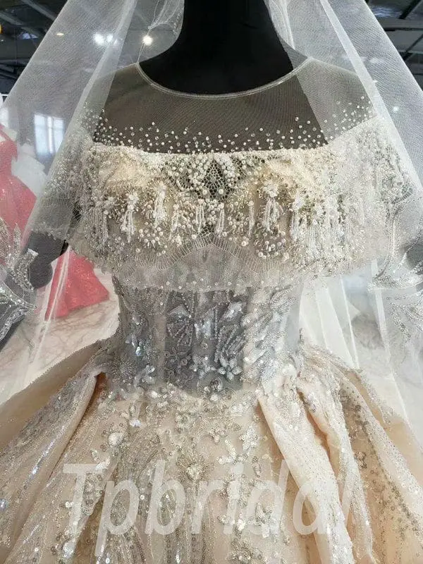 long veil wedding dress 691-009