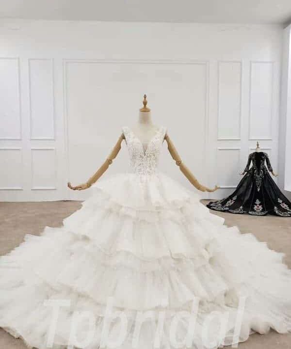 Tiered wedding dress 715-003