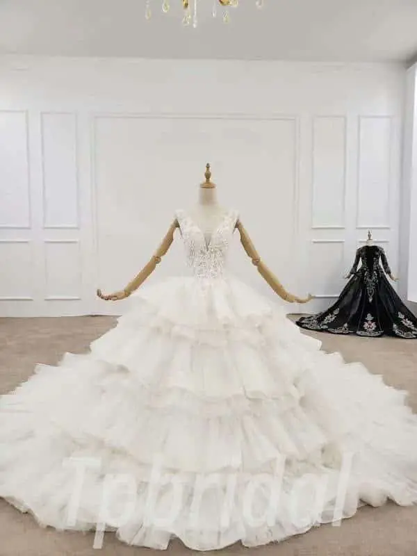 Tiered wedding dress 715-003
