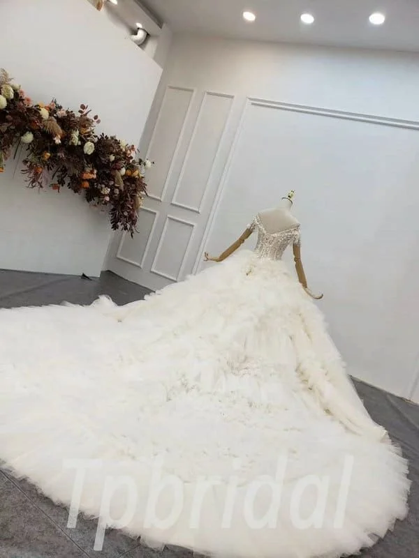 Layered wedding dress 764-009