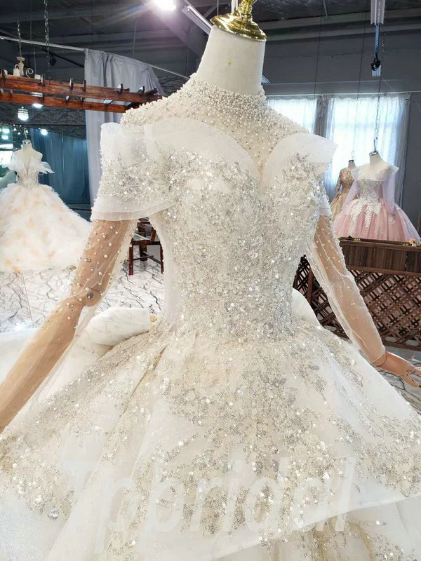 ball gown wedding dress with long train 839-005