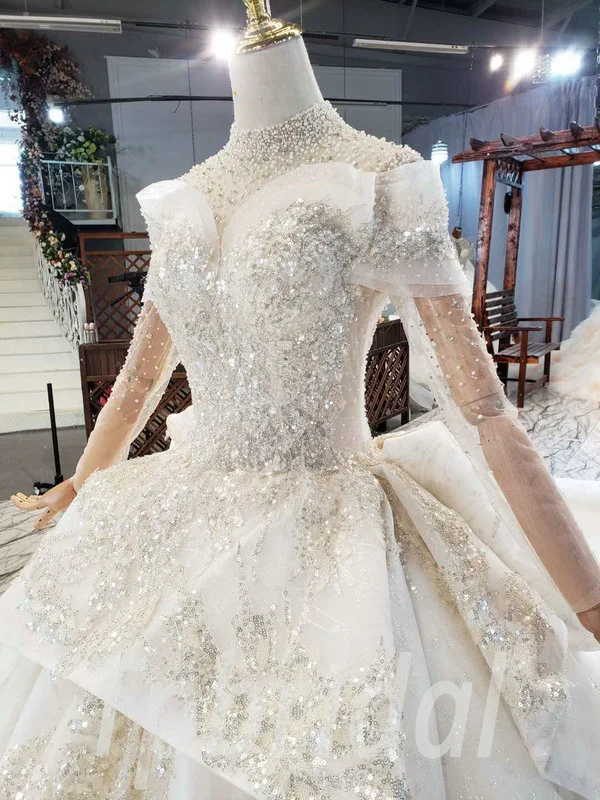 ball gown wedding dress with long train 839-006