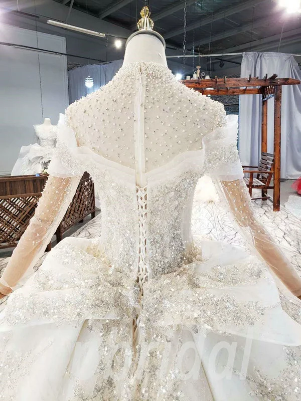 ball gown wedding dress with long train 839-007