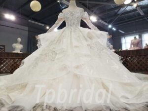 winter wedding dresses 832-001