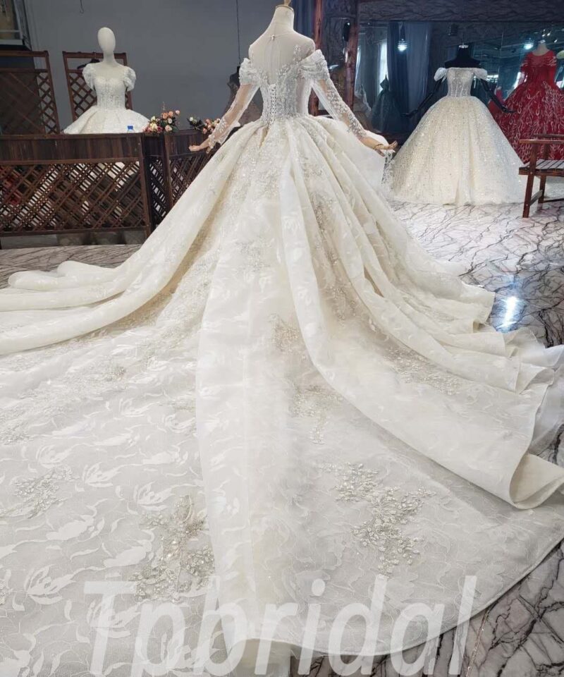 winter wedding dresses 832-006