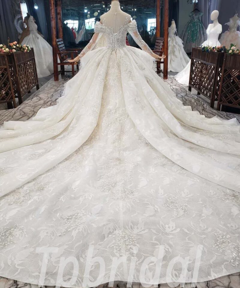 winter wedding dresses 832-007