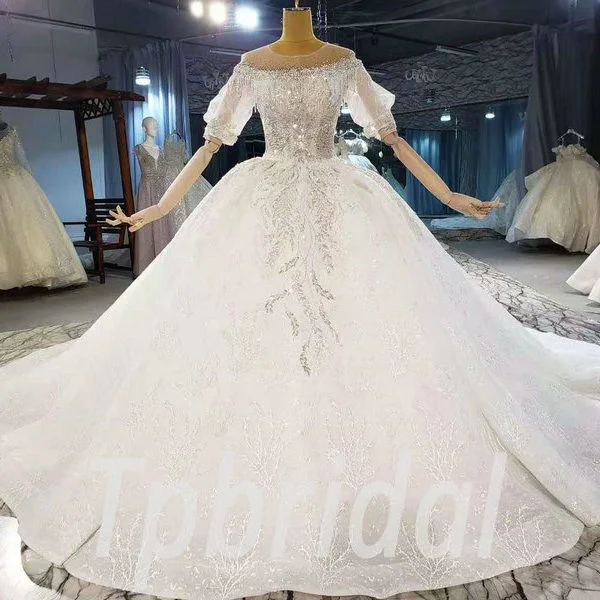 keyhole back wedding dress 905-001