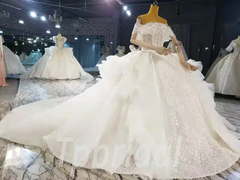 big ball gown wedding dress 935-002