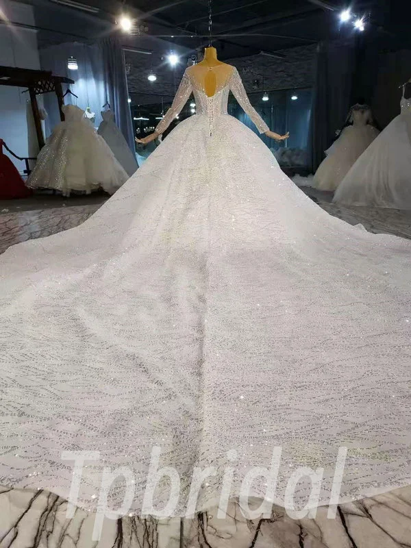 ball gown long sleeve weddin