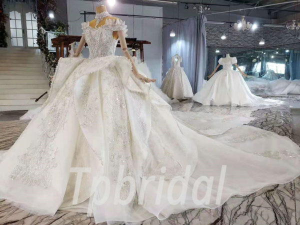 lace train wedding dress 999-002