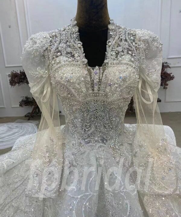 ball gown wedding dress with sleeves 1060-005