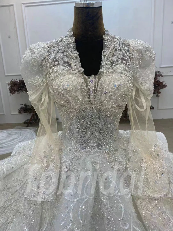 ball gown wedding dress with sleeves 1060-005