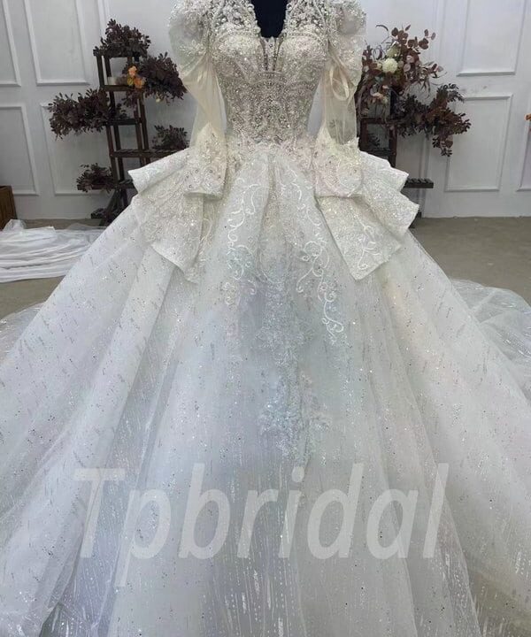 ball gown wedding dress with sleeves 1060-006