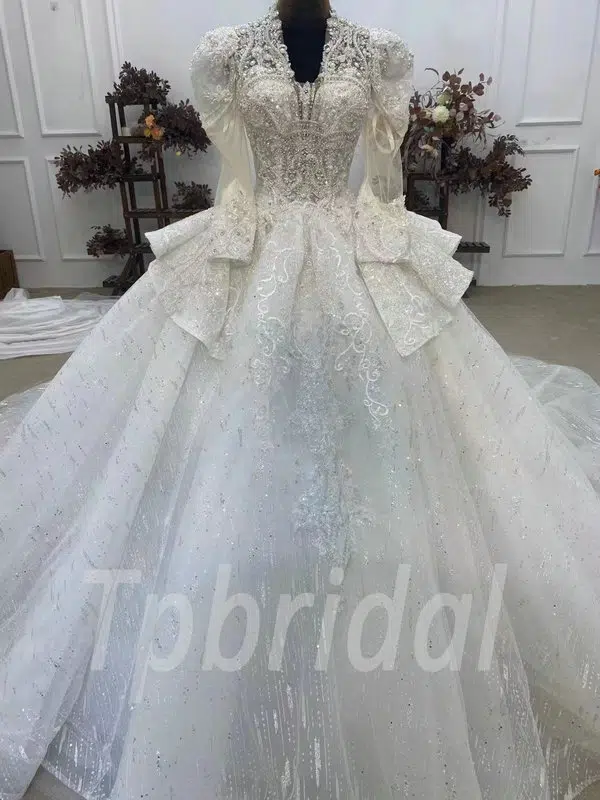 ball gown wedding dress with sleeves 1060-006
