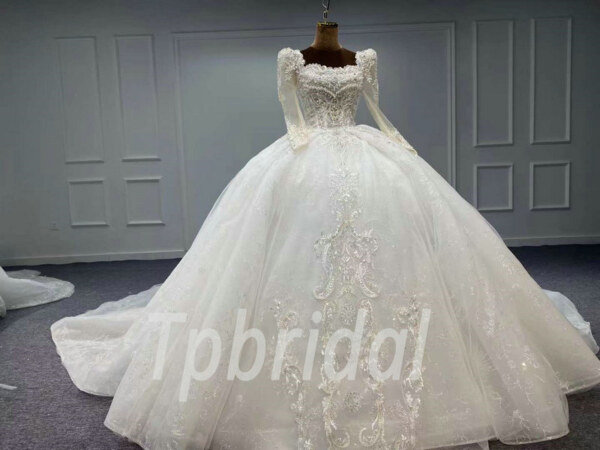 long sleeve ball gown wedding dress 1146-001
