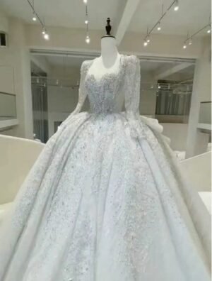 Long sleeve ball gown bridal gown 1329-005